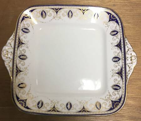 W643 Square Handled Cake Plate
