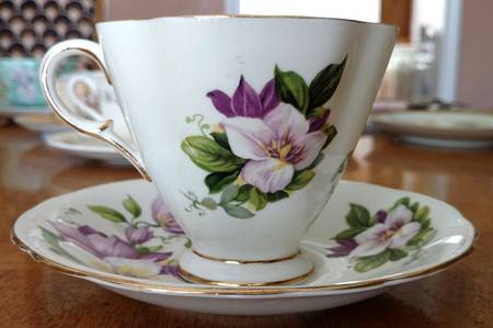 463-52 Footed Cup & Saucer Set