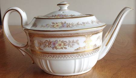 Y6058 Teapot & Lid