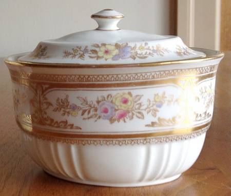 Y6058 Sugar Bowl & Lid