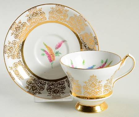 1517-84 Footed Cup & Saucer Set