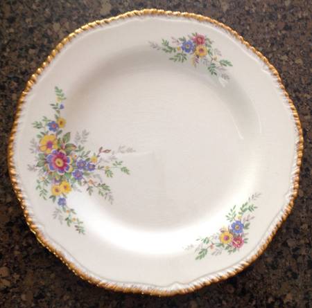 WOO257 Luncheon Plate