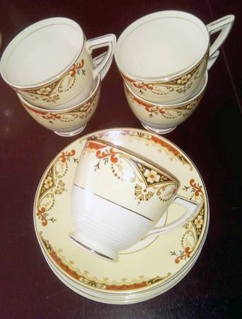 C2327 Footed Cup & Saucer Set