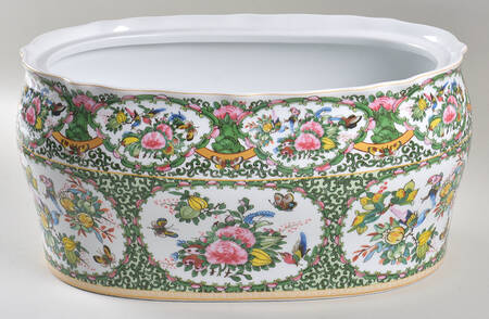 Famille Rose Bread Box No Lid
