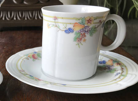 Les Fruites Flat Cup & Saucer Set
