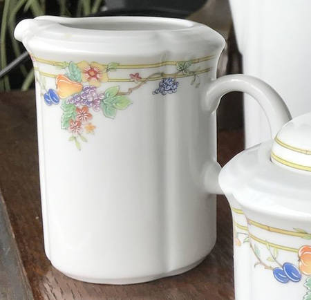 Les Fruites Creamer