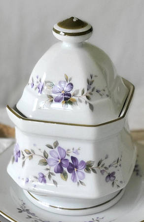 WIG1588 Sugar Bowl & Lid