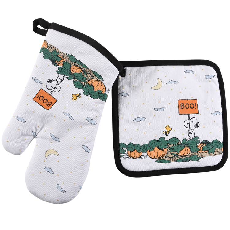 Peanuts Halloween Cloth Oven Mitt and Potholder Set