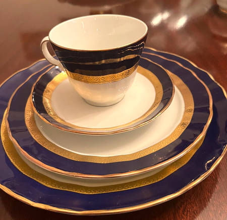 WIG1589 Footed Cup & Saucer Set