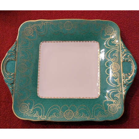 W2672 Handled Cake Plate