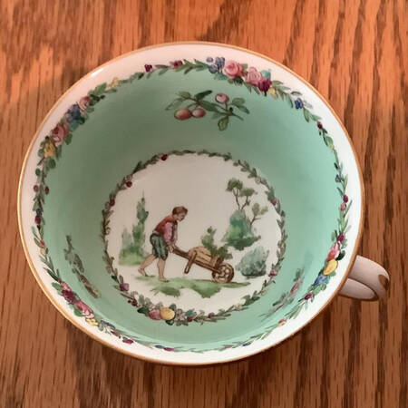 X9607 Footed Cup