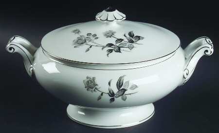 2351 Round Covered Vegetable