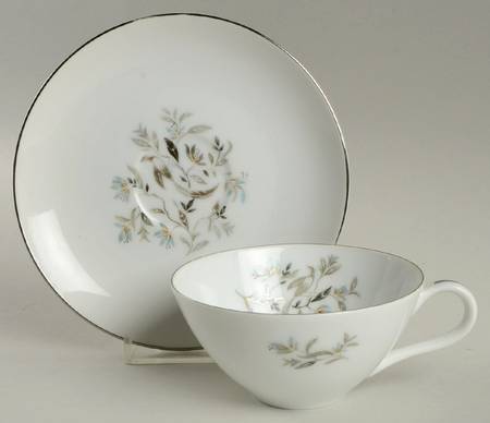 Three Birds Flat Cup & Saucer Set