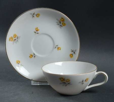 Ariel Flat Cup & Saucer Set