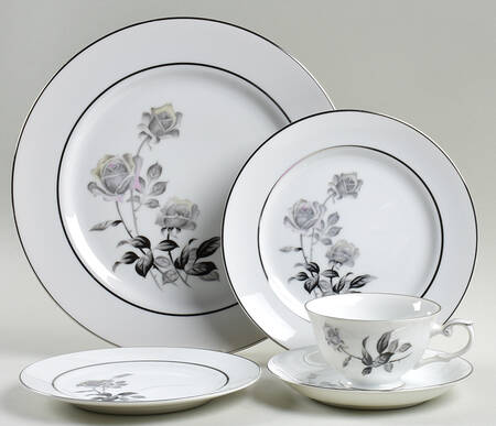 Nocturne 40 Piece Estate Set
