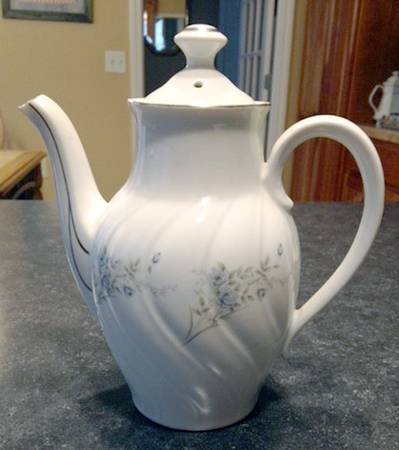 Sherwood Coffee Pot & Lid
