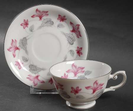 Woodbine Footed Cup & Saucer Set