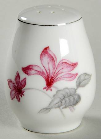 Woodbine Pepper Shaker