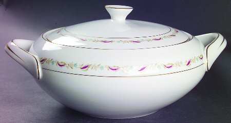 Heirloom Round Covered Vegetable