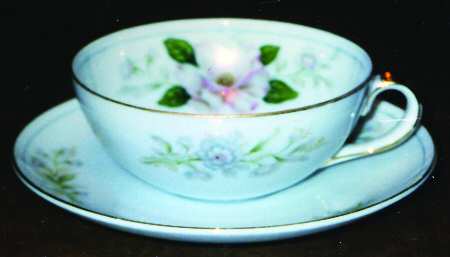 YAM27 Flat Cup & Saucer Set