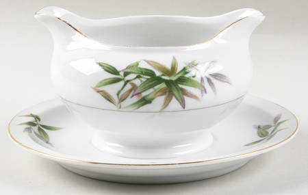 Rangoon Gravy Boat with Attached Underplate