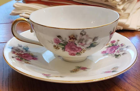 YAM34 Footed Cup & Saucer Set