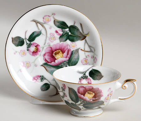 YAM42 Footed Cup & Saucer Set