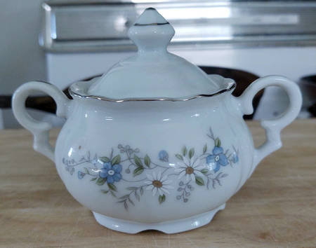 YAM52 Sugar Bowl & Lid