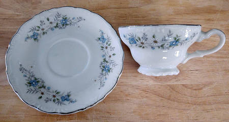 YAM52 Footed Cup & Saucer Set