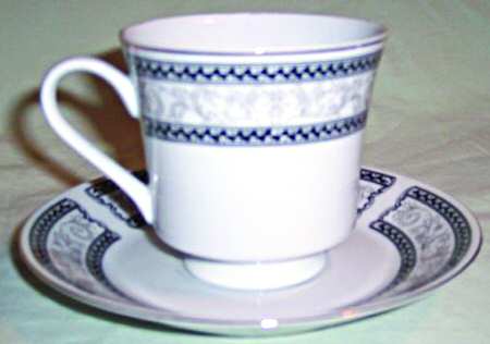 YSJ4 Footed Cup & Saucer Set