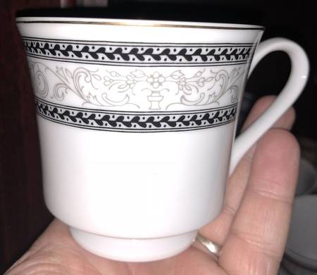 YSJ4 Footed Cup