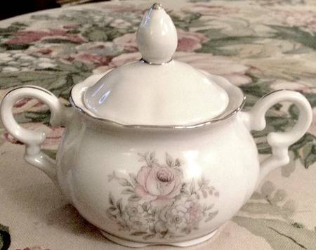 YAM83 Sugar Bowl & Lid