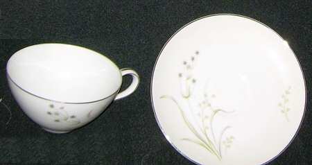 Chantilly Flat Cup & Saucer Set