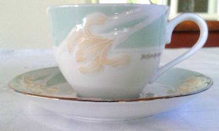 YAM100 Flat Cup & Saucer Set