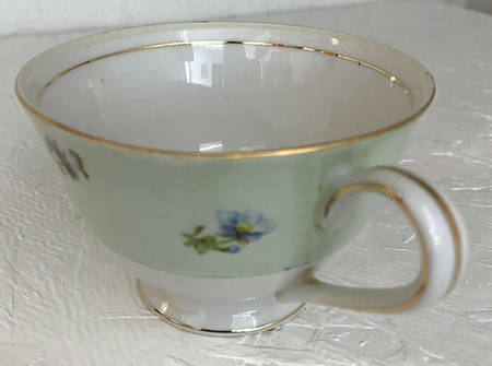 YAM103 Footed Cup