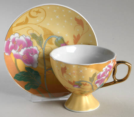 YAA14 Footed Cup & Saucer Set
