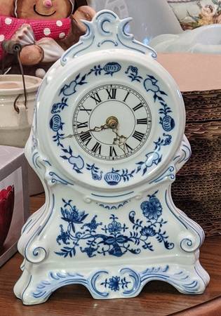 Blue Onion Mantel Clock
