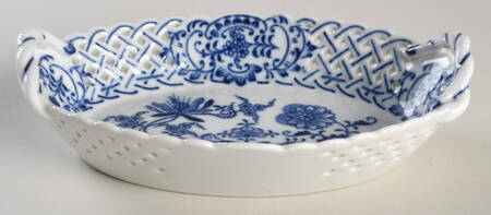 Blue Onion 7" Oval Pierced Basket by Zwiebelmuster