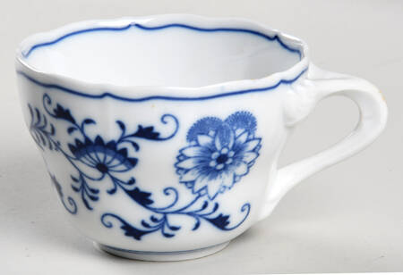 Blue Onion Flat Cup by Zwiebelmuster