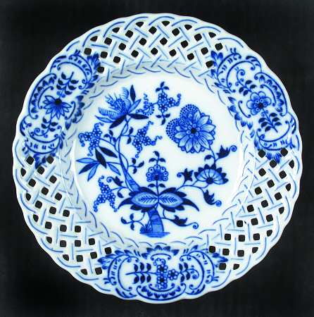 Blue Onion 7'' Pierced Plate
