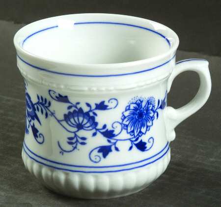 Blue Onion Mug by Zwiebelmuster