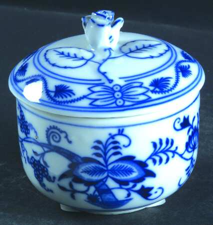 Blue Onion Sugar Bowl & Lid by Zwiebelmuster