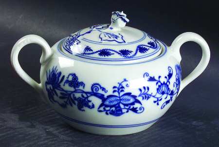 Blue Onion Sugar Bowl & Lid by Zwiebelmuster
