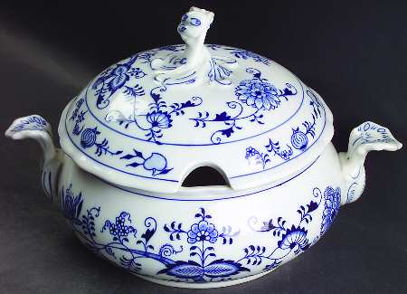 Blue Onion Tureen &  Lid by Zwiebelmuster