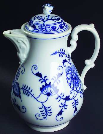 Blue Onion Coffee Pot & Lid by Zwiebelmuster