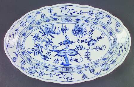 Blue Onion 15" Oval Serving Platter by Zwiebelmuster
