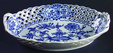 Blue Onion Pierced Basket by Zwiebelmuster