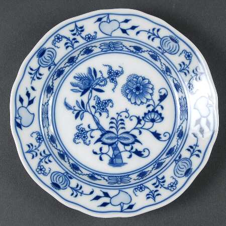 Blue Onion Bread & Butter Plate by Zwiebelmuster