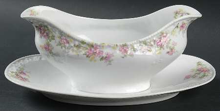 Richmond Gravy Boat with Attached Underplate