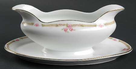 8778 Gravy Boat with Attached Underplate